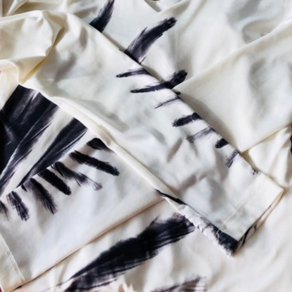 💋 BEBE  Fallen Angel long sleeve Deep V dress L new RARE 💋 - Picture 3 of 8